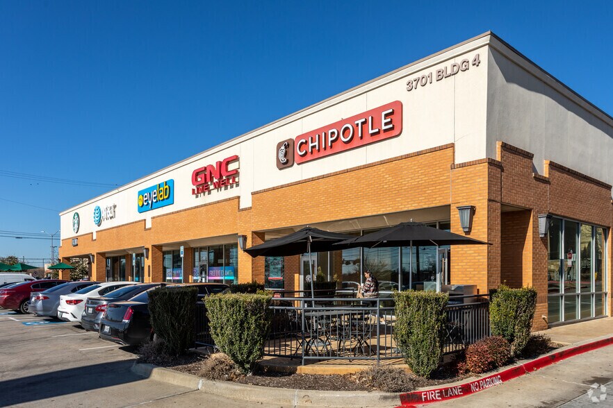 More Photos Of 3701 W Northwest Hwy, Dallas Unknown For Lease