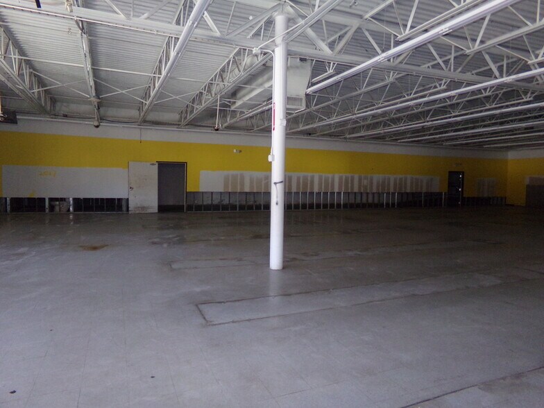 More Photos Of 807 Cascade Ave SW, Atlanta Freestanding For Lease