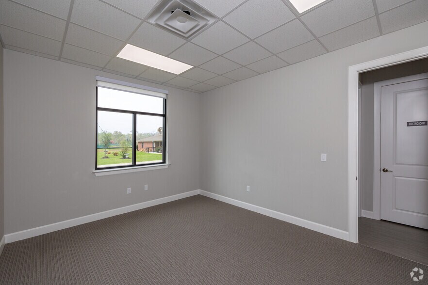 More Photos Of 26717 Westheimer Pky, Katy Unknown For Lease