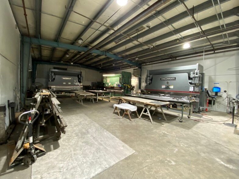 More Photos Of 500 E Illinois St, Newberg Manufacturing For Lease