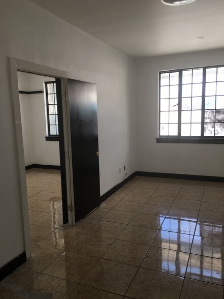 More Photos Of 2569-2575 Clarendon Ave, Huntington Park Storefront Retail Office For Lease