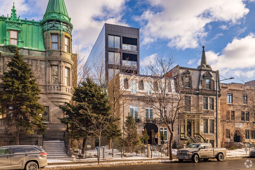 More Photos Of 430 Rue Sherbrooke E, Montréal Hotel For Sale