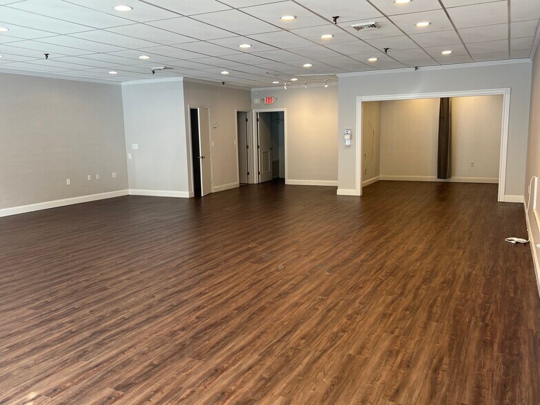 More Photos Of 730 Boston Post Rd, Sudbury Unknown For Lease