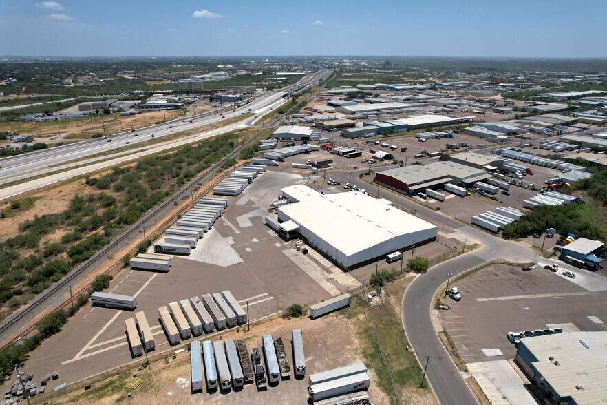 More Photos Of 8900 San Gabriel Dr, Laredo Truck Terminal For Lease