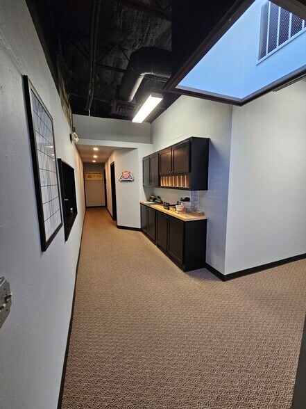 More Photos Of 220 W Broadway Ave, Enid Storefront For Sale