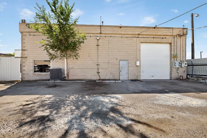 More Photos Of 2105 Aztec Rd NE, Albuquerque Warehouse For Sale