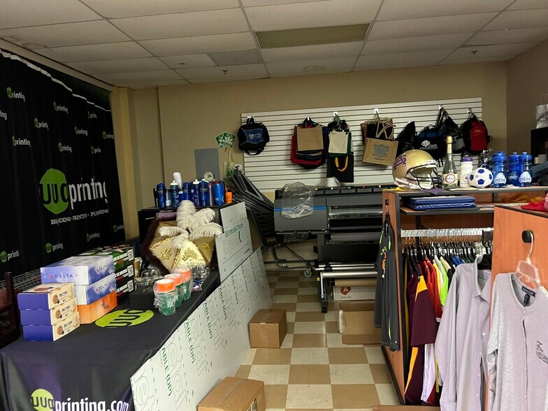 More Photos Of 2878 Jonquil Dr SE, Smyrna Freestanding For Sale