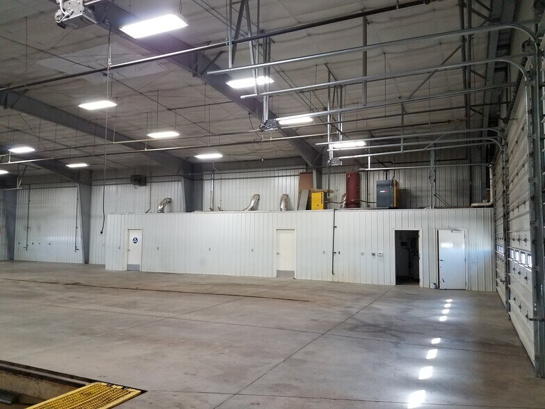 More Photos Of 602 Elm St, Tioga Warehouse For Sale