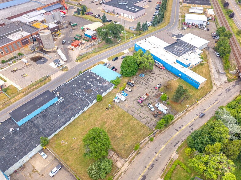 More Photos Of 330 Upton Ave, Battle Creek Warehouse For Sale