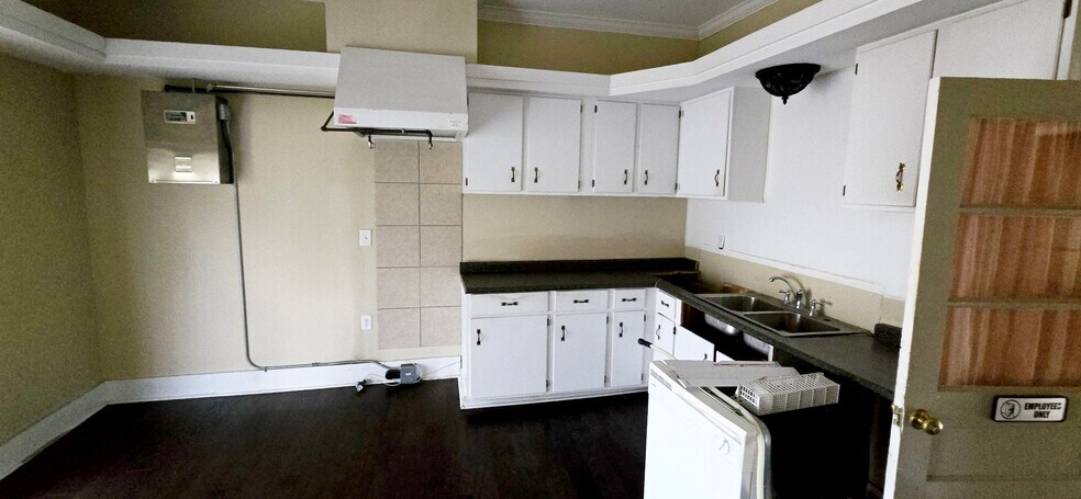 More Photos Of 2304 N Main St, Daphne Office For Lease