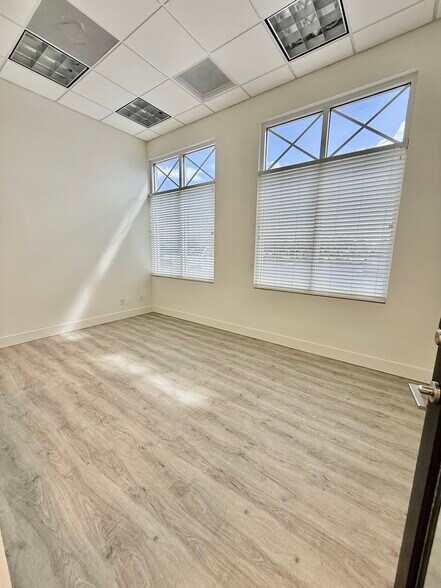 More Photos Of 4660 Cardinal Way, Naples Unknown For Lease