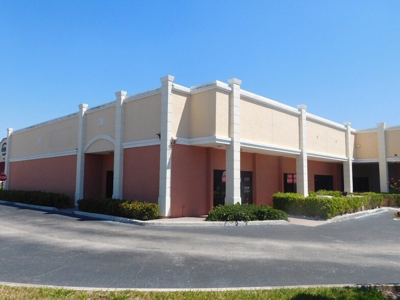 More Photos Of 3300 S Congress Ave, Boynton Beach Showroom For Lease