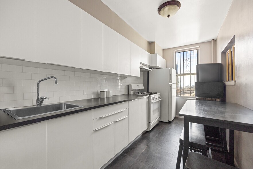 More Photos Of 566 Grandview Ave, Ridgewood Apartments For Sale