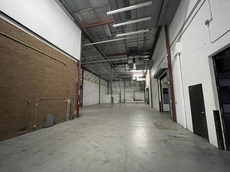 More Photos Of 1616 McGowen St, Houston Light Manufacturing For Lease