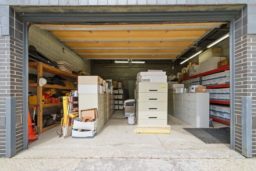 More Photos Of 975 Campus Dr, Mundelein Light Manufacturing For Sale