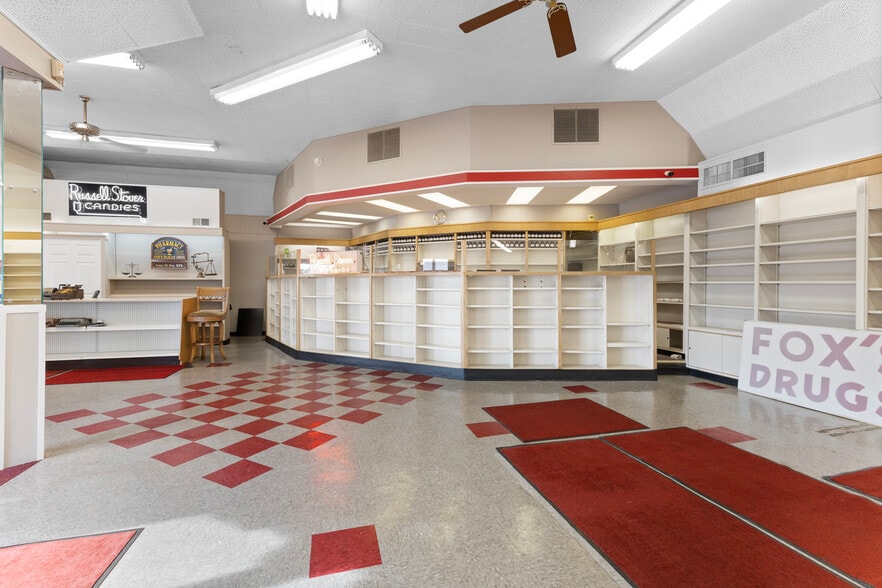 More Photos Of 10004 E 63rd St, Raytown General Retail For Sale