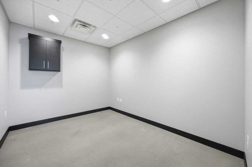 More Photos Of 3220 4th St E, West Fargo Office For Lease