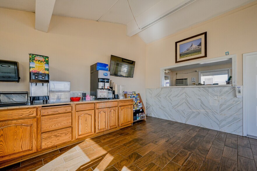 More Photos Of 5090 Buffalo Creek Rd, Elm Creek Hotel For Sale