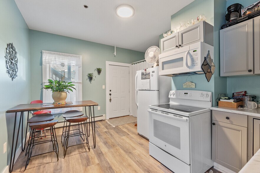 More Photos Of 122 Laurel St, Fitchburg Multifamily For Sale