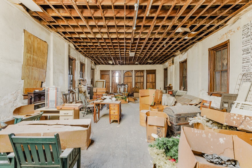 More Photos Of 217 W Lamar St, Americus General Retail For Sale