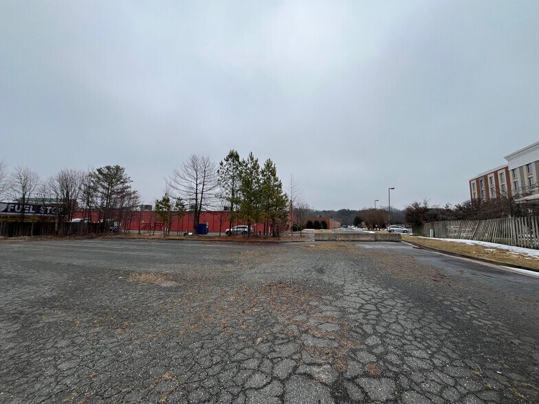 More Photos Of 4904 Southpoint Pky, Fredericksburg Land For Lease