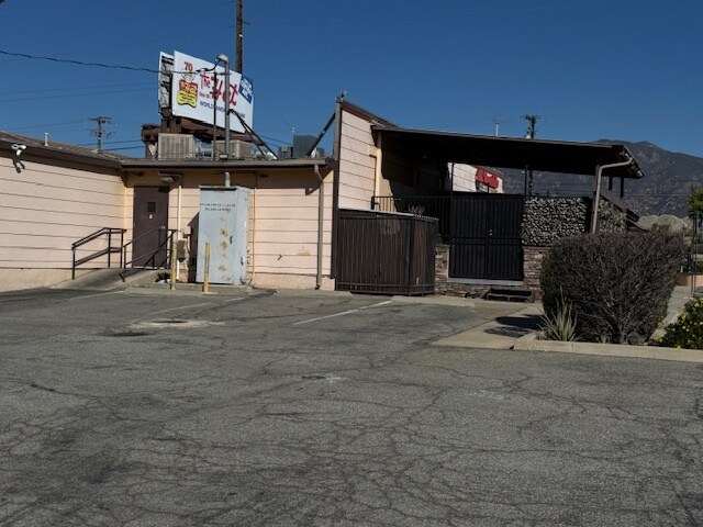 More Photos Of 1964 W Foothill Blvd, Upland Restaurant For Lease