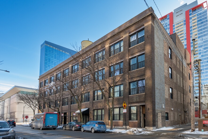 More Photos Of 2100-2114 S Indiana Ave, Chicago Apartments For Sale