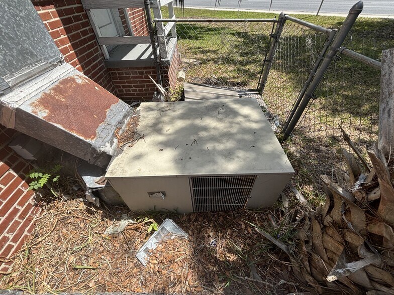 More Photos Of 5010 Blackburn St, Jacksonville Specialty For Sale