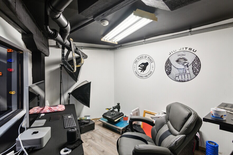 More Photos Of 600 Main St, Riverton Office For Sale