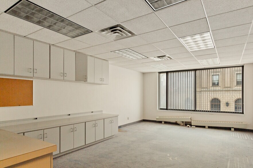 More Photos Of 17 1st Ave SW, Minot Bank For Sale