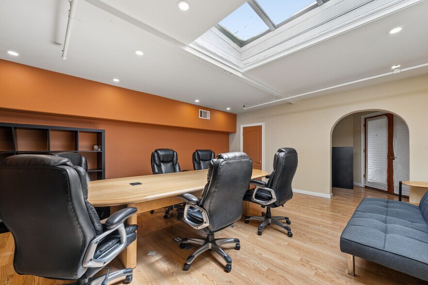 More Photos Of 825-829 27th Ave, Oakland Manufacturing For Sale