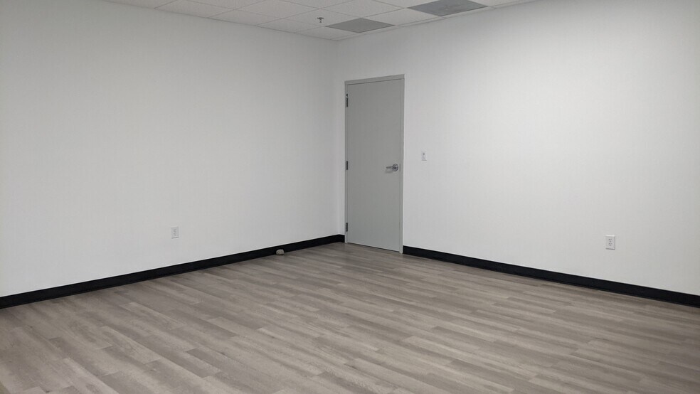 More Photos Of 11714 Boudreaux Rd, Tomball Office For Lease
