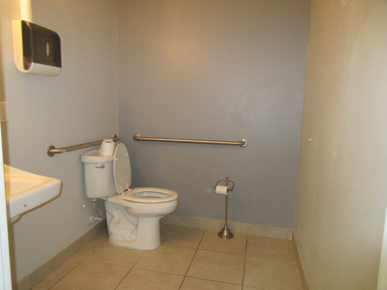 More Photos Of 540 NW University, Port Saint Lucie Office Residential For Sale