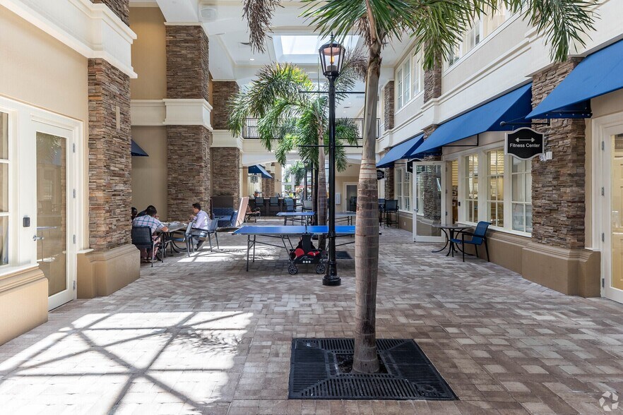 More Photos Of 1501 Yamato Rd, Boca Raton Business Park For Lease