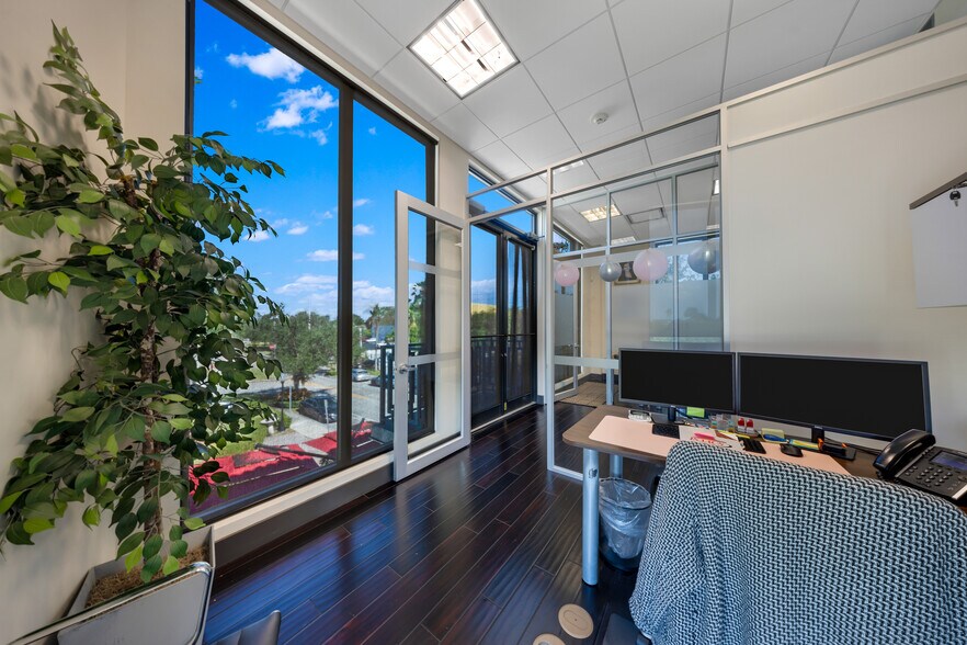 More Photos Of 17225 S Dixie Hwy, Palmetto Bay Storefront Retail Office For Lease