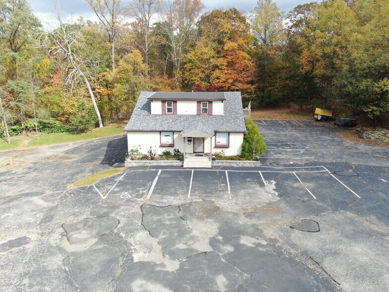 More Photos Of 409 Woodport Rd, Sparta Freestanding For Sale
