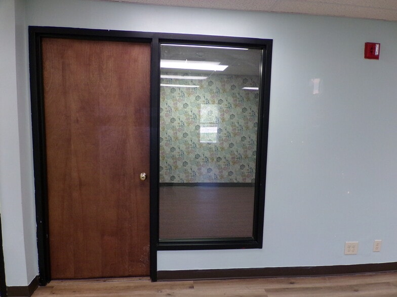 More Photos Of 401 Gilford Ave, Gilford Office For Lease