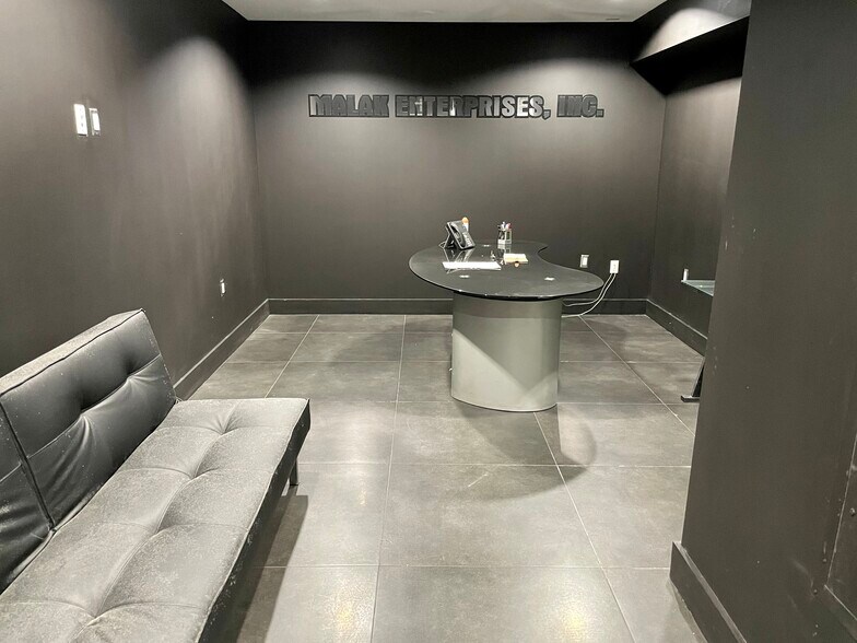 More Photos Of 1313 Shaver St, Pasadena Auto Dealership For Lease