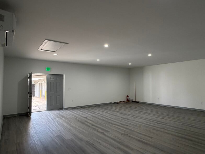 More Photos Of 2735 Huff Dr, Lawrenceville Warehouse For Lease