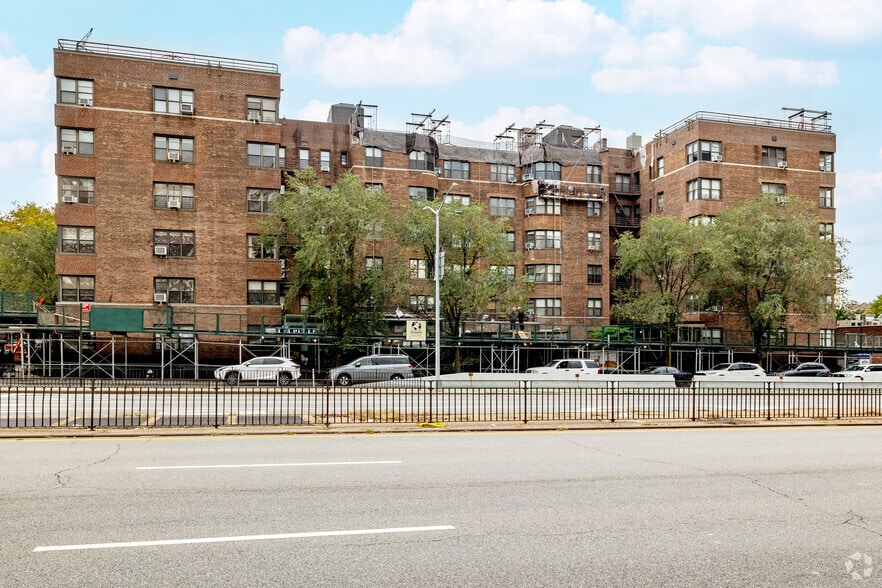 More Photos Of 98120 Queens Blvd, Rego Park Apartments For Sale