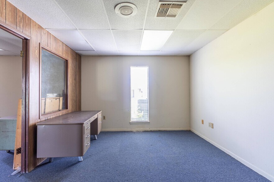 More Photos Of 5729 Texas st, Hitchcock Industrial For Lease