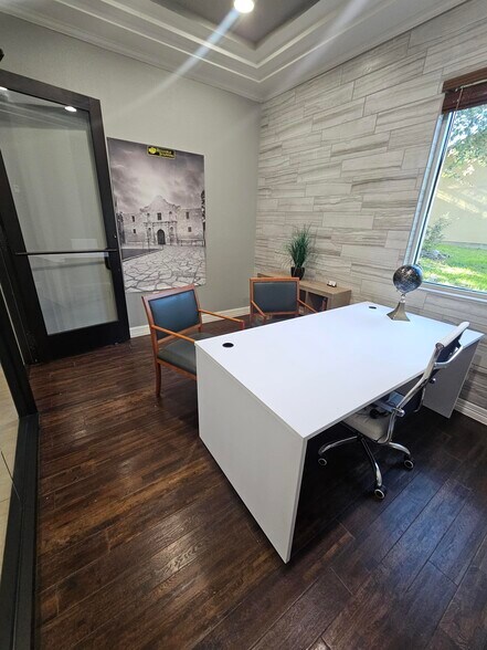 More Photos Of 14603 Huebner Rd, San Antonio Medical For Lease
