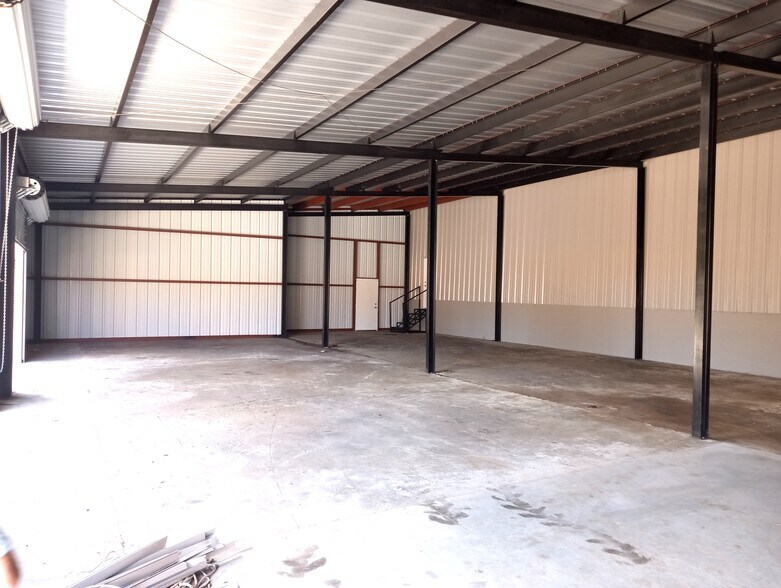 More Photos Of 317 Stiles Ave, Savannah Warehouse For Sale