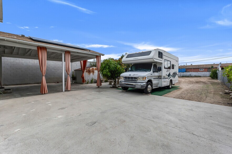 More Photos Of 10914 S Osage Ave, Inglewood Multifamily For Sale