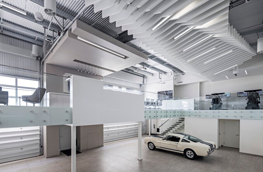 More Photos Of 40-41 Straightaway Dr, Pontiac Parking Garage For Sale