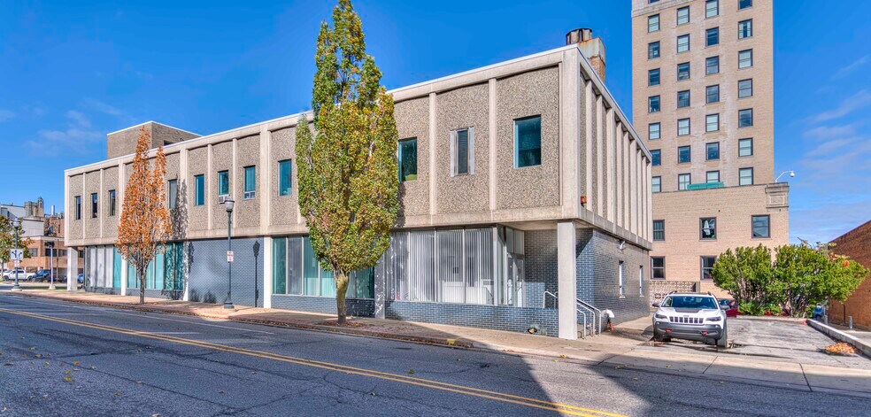 More Photos Of 145 S Jackson St, Jackson Loft Creative Space For Sale