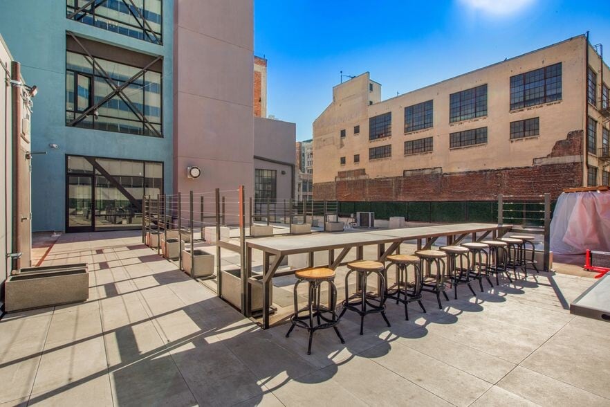 More Photos Of 537 S Broadway, Los Angeles Loft Creative Space For Sale
