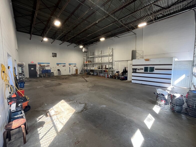 More Photos Of 108 Clematis Ave, Waltham Unknown For Lease