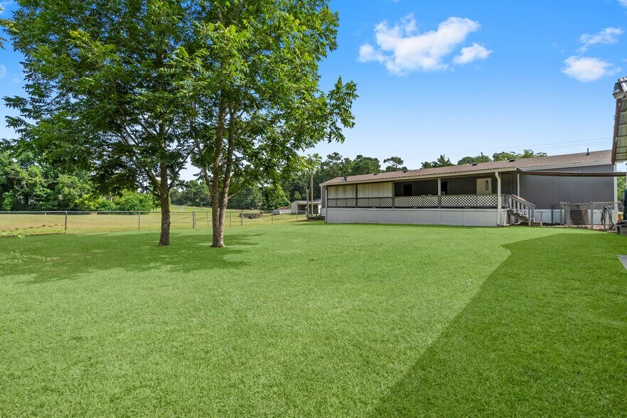 More Photos Of 3318 SH-146S, Livingston Mixed Retail For Sale