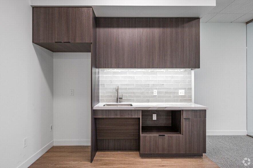 More Photos Of 10440 N Central Expy, Dallas Office For Sale